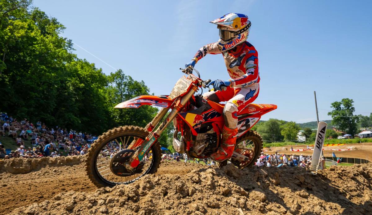 Eli Tomac volta ao motocross após lesão no pescoço