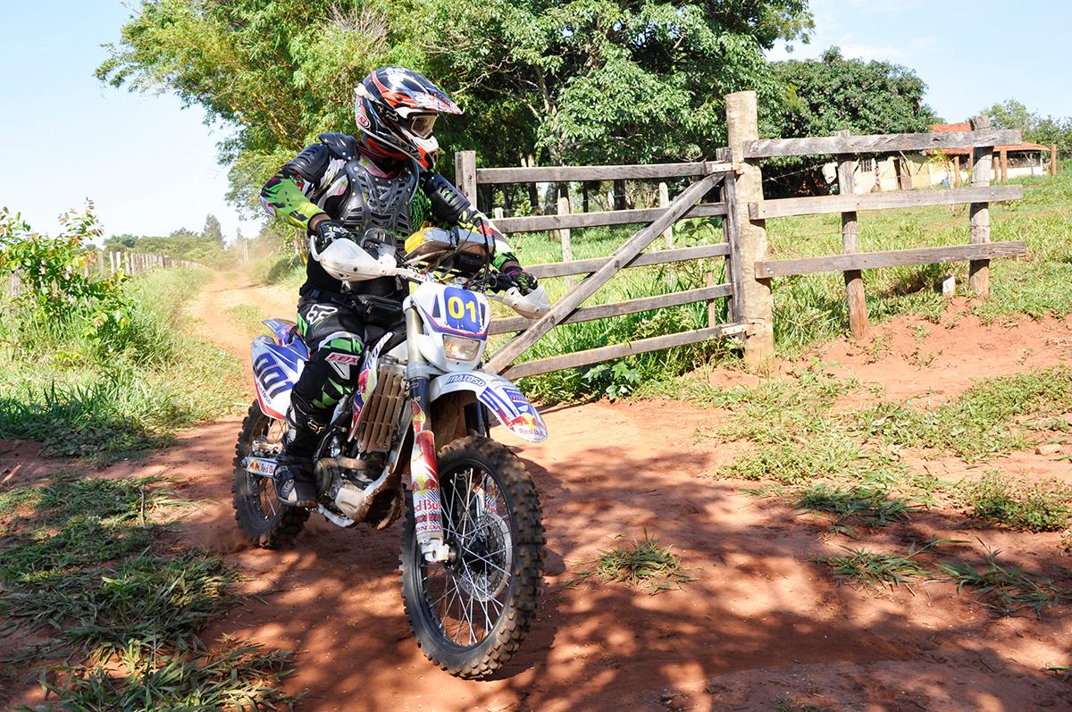 EXPERIMENTEI OUTRA MOTO DE TRILHA 