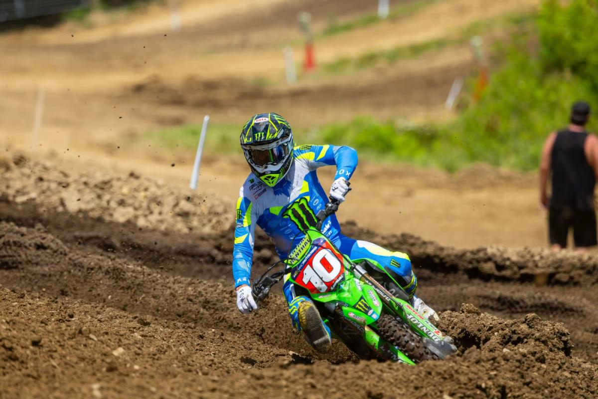 Hammaker renova com Kawasaki e mira título em 2027