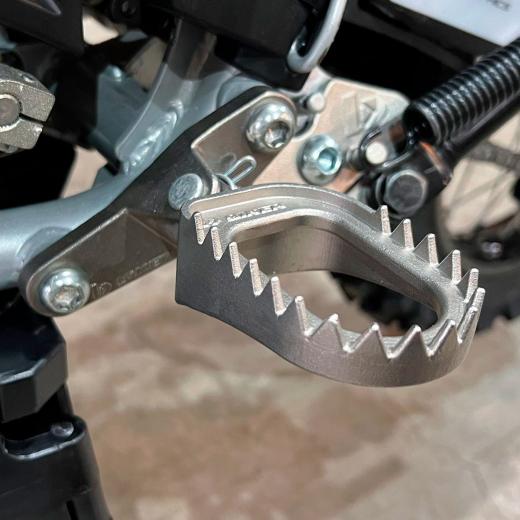 Pedaleira Biker Shark YZ 125/250 + YZF-X + WRF 250/450 Inox