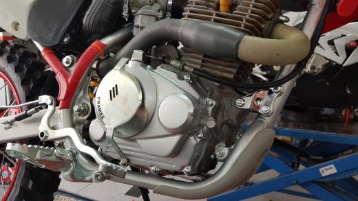 Protetor Tampa da Embreagem Framax CRF 230