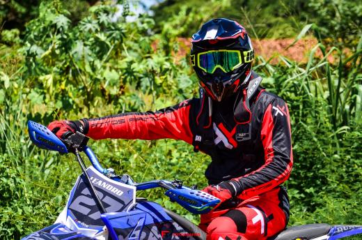 Capacete Mattos Racing Combat MMXIV